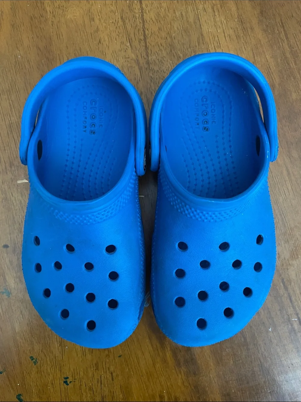CROCS Kids Classic Clog in Bright Blue size 11